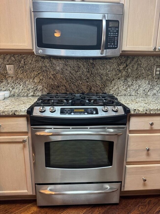 Building Photo - WOW-Factor Alert: Fully Furnished & Remodeled 2BD/2BA First Floor Condo in Wingfield Springs!