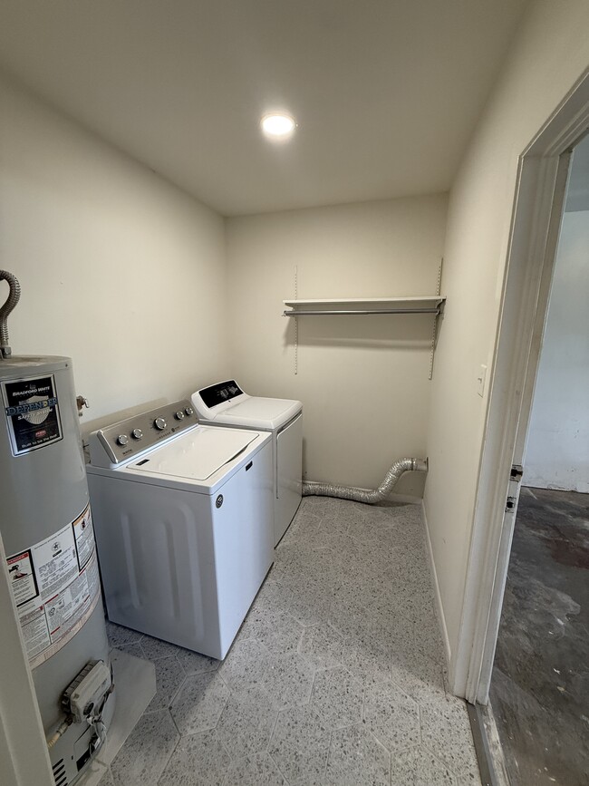 Building Photo - 4638 Bonner Dr