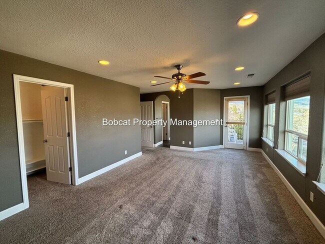 Building Photo - 1320 Thompson St