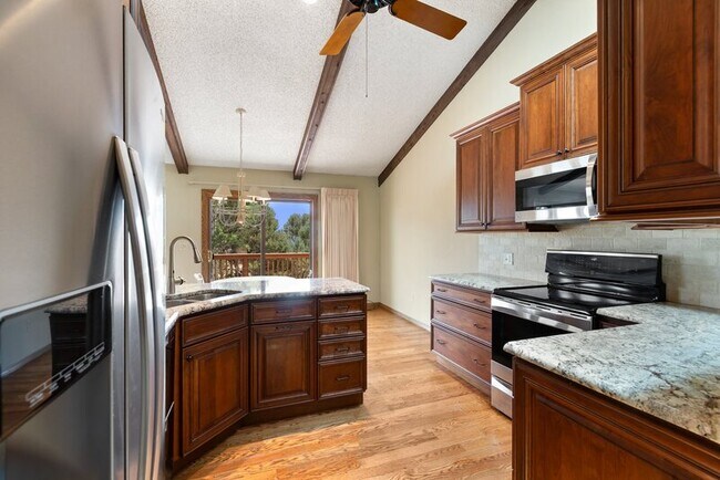 Building Photo - 106 Bevers Pl