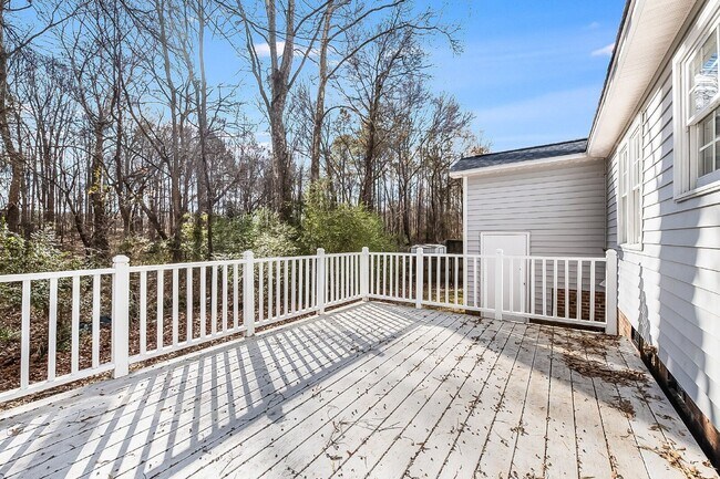 Building Photo - 5932 Sandy Run