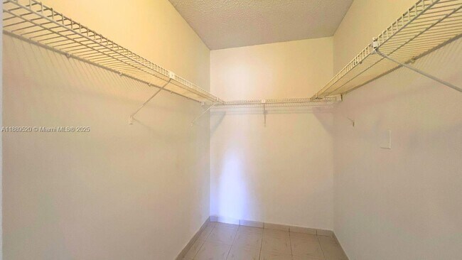 Building Photo - 8811 SW 123rd Ct