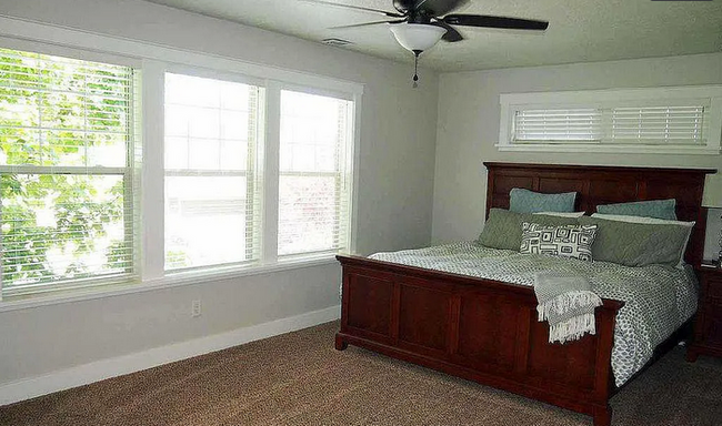 Master bedroom - 10380 W Breckfield St