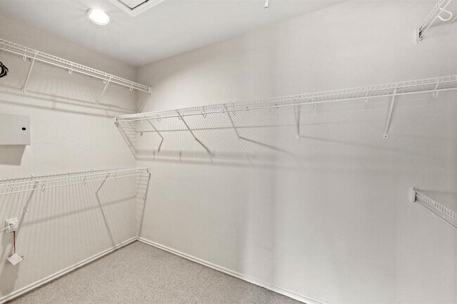 Building Photo - 3634 Windhill Loop