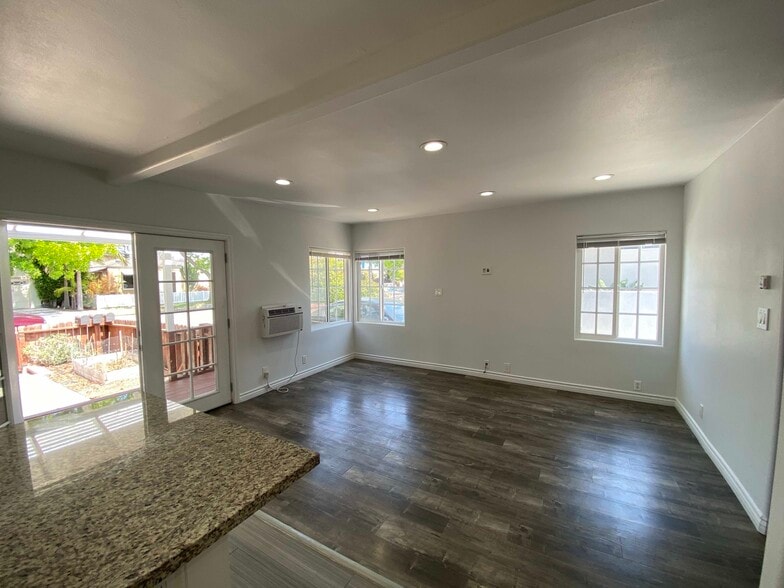 Building Photo - 2002 18th St