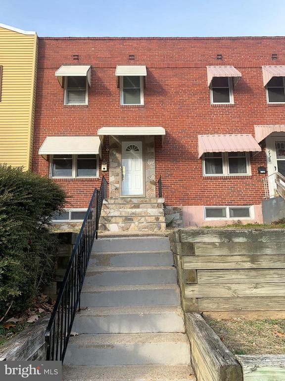 Building Photo - 1718 Redwood Ave