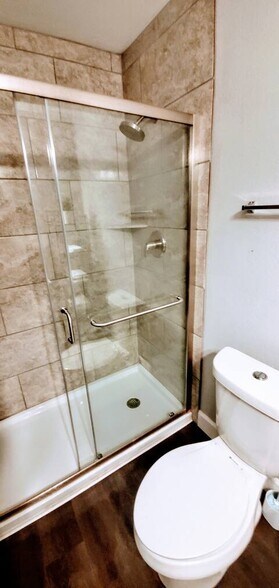 Building Photo - 15865 Shatterway Ln