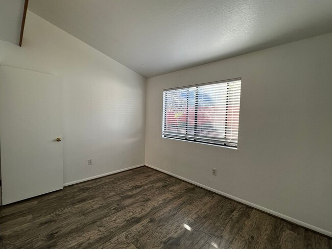 Building Photo - 349 Mar Vista Dr