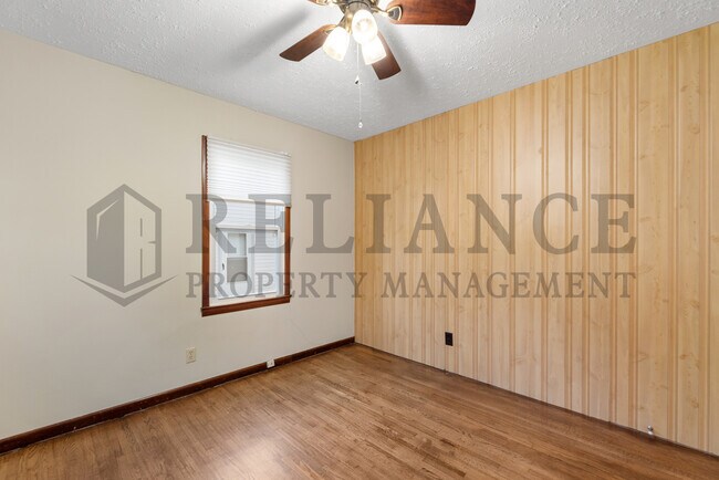 Building Photo - 2310 S Vine St