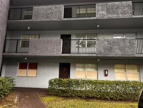 Building Photo - 8450 Lagos De Campo Blvd