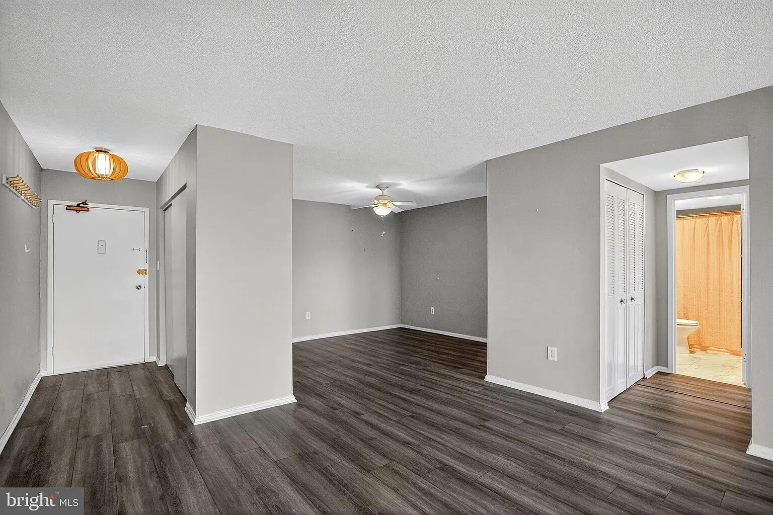 Building Photo - 1300 Army Navy Dr