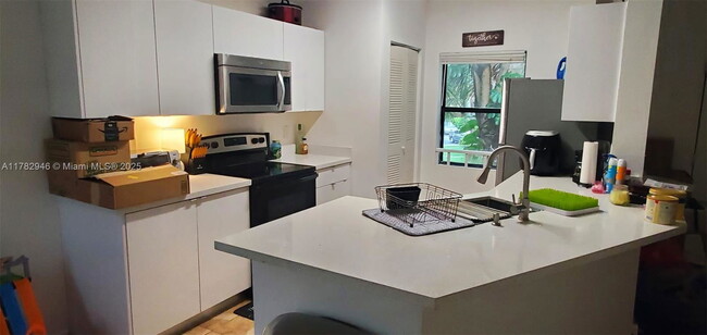 Building Photo - 9999 Summerbreeze Dr