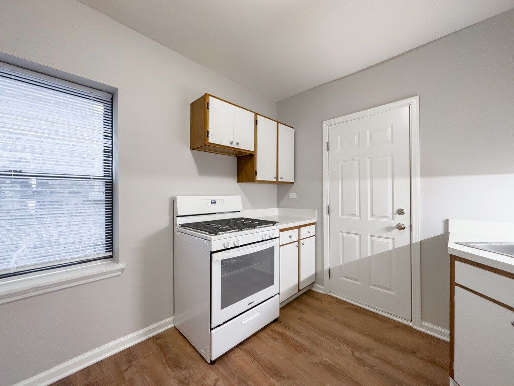 Building Photo - 5746 N Winthrop Ave