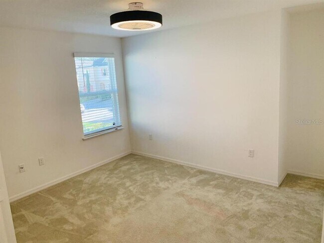 Building Photo - 3853 Hampstead Ln