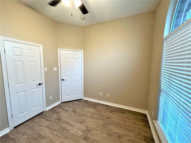 Building Photo - 1103 Miramar Ave