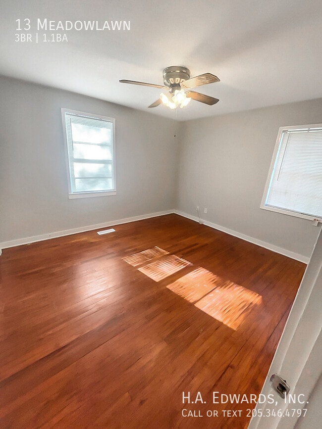 Building Photo - 13 Meadowlawn-