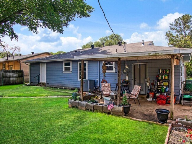 Building Photo - 5509 Norma St