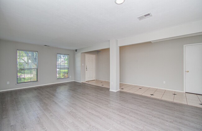 Building Photo - 16126 Coleburn Dr