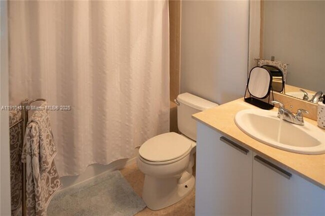 Building Photo - 16699 Collins Ave