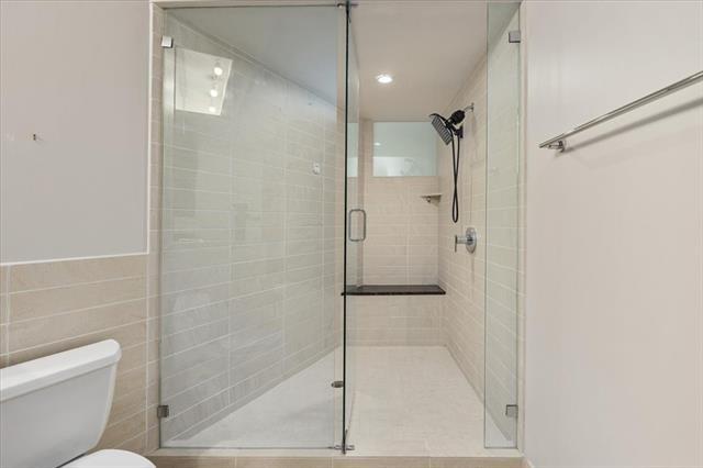 Building Photo - 2600 W 7th St