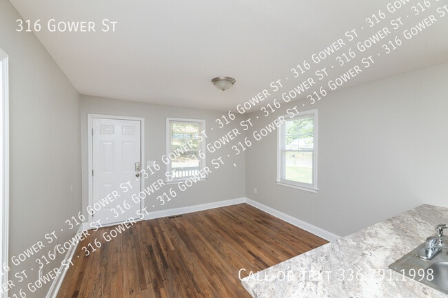 Building Photo - 316 Gower St