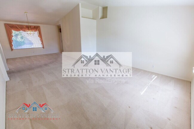 Building Photo - 10864 E Lindner Ave