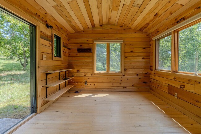 Building Photo - 7825 S Lake Leelanau Dr