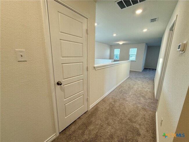 Building Photo - 433 Panther Pass