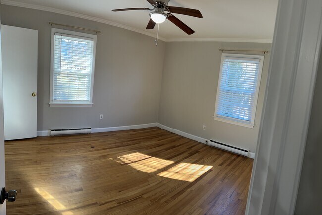 Building Photo - 208 Dalewood Dr