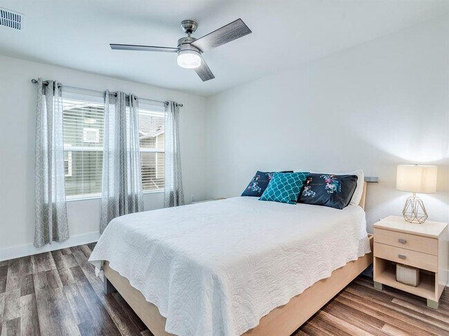 Building Photo - 7408 Merrick Ln