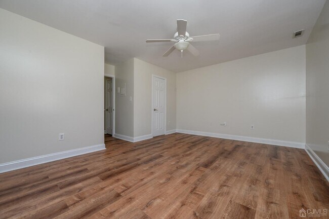 Building Photo - 2902 Madaline Dr