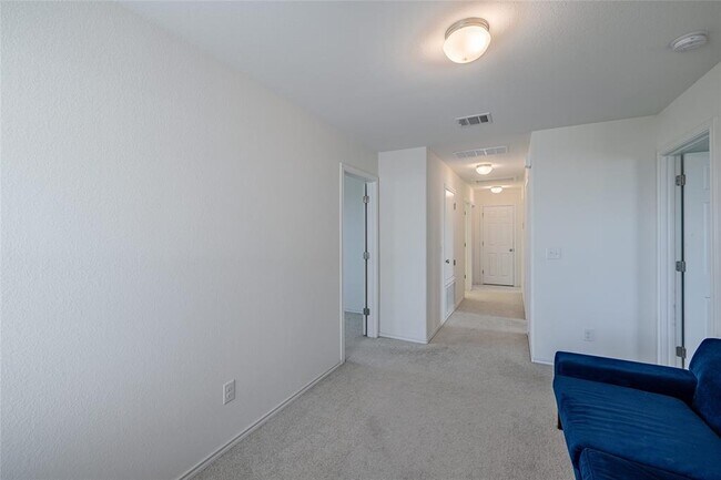 Building Photo - 6300 Routenburn St