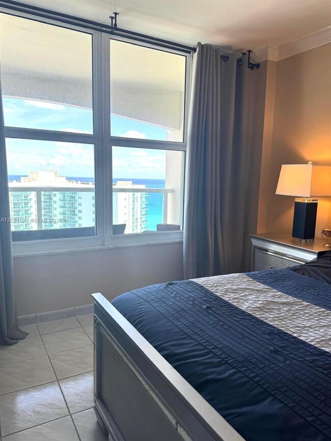 Building Photo - 3800 S Ocean Dr