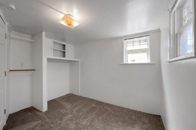 Building Photo - Spacious 4BR House in Greeley
