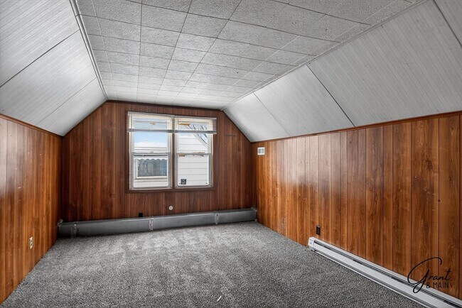 Building Photo - 3 Bedroom Bungalow - $1300