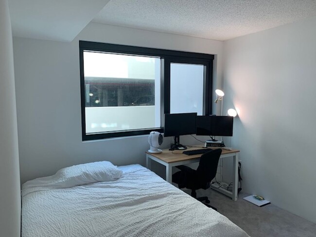 Building Photo - Ililani in Kakaako - 1 bedroom, 1 bath Con...