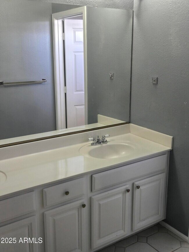 Building Photo - 10980 Clear Water