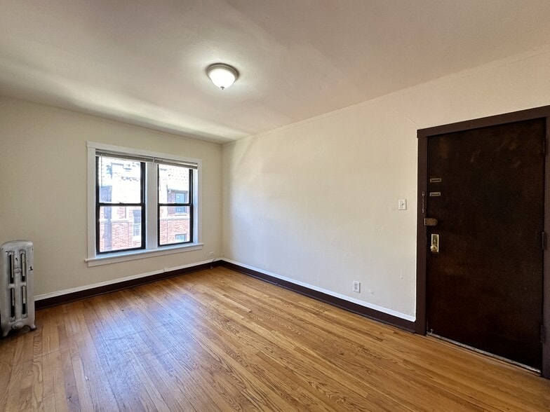 Building Photo - 3312 W Schubert Ave