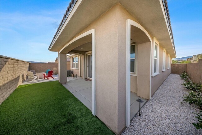 Building Photo - 73584 Cierra St
