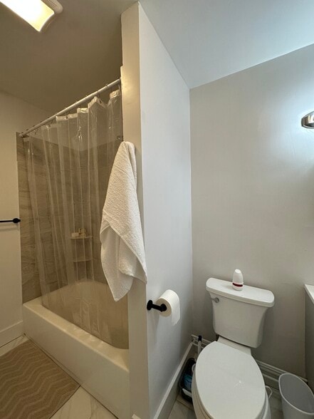 Building Photo - 12 Margerie St