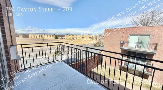 Building Photo - 794 Dayton St