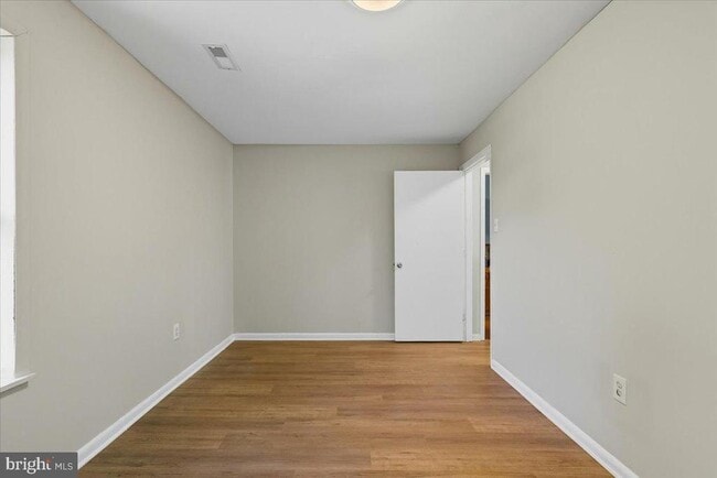 Building Photo - 9208 Fairlane Pl
