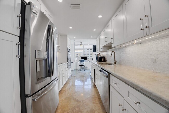 Building Photo - 3546 S Ocean Blvd