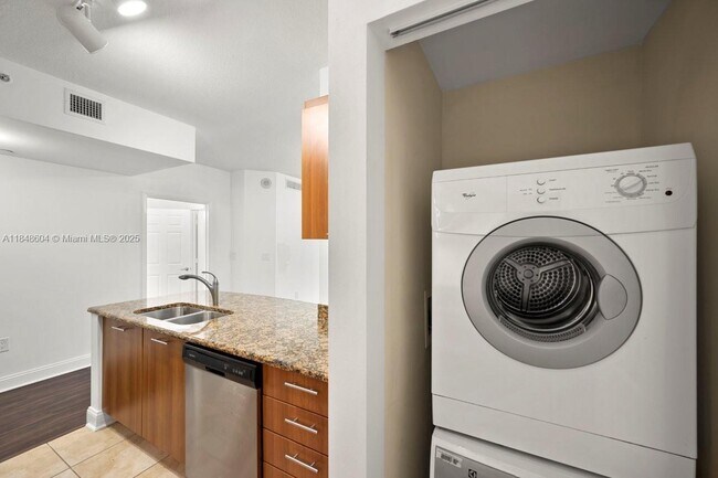Building Photo - 510 NW 84th Ave