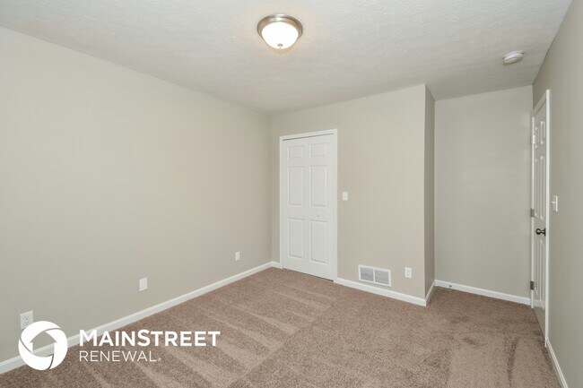 Building Photo - 5613 Ree Dr