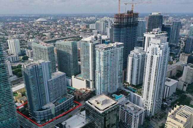 Building Photo - 1250 S Miami Ave