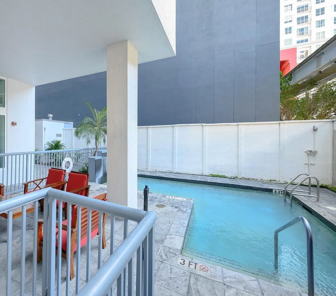 Building Photo - 234 NE 3rd St