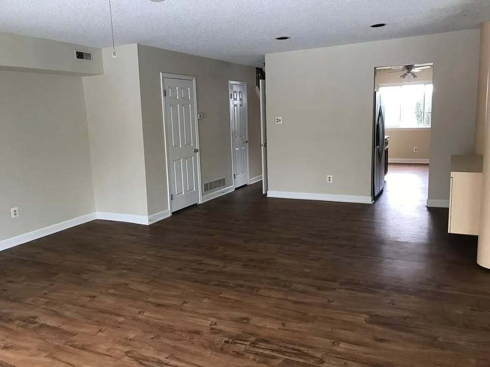 Building Photo - 104 Cavalry Ct