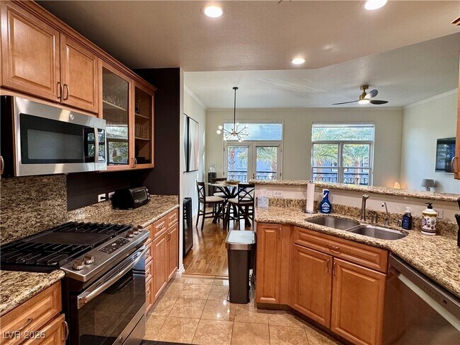 Building Photo - 2260 Village Walk Dr