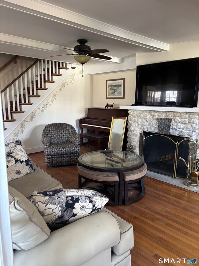 Building Photo - 41 Sunrise Ave